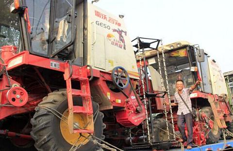 河南将投入400万台农业机械小麦跨区机收 www.kndj.net